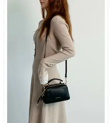 새상품급 천연 가죽 블랙 숄더백