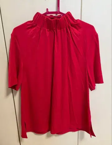 새상품 미사용 COS TOPS