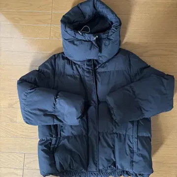 GU 후드 부착 블랙 다운 자켓