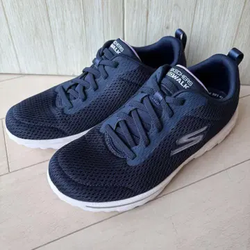 새상품급 SKECHERS GO WALK 스니커즈 AIR COO LED