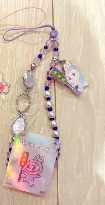 팝마트 러브브 폰참 LUCK