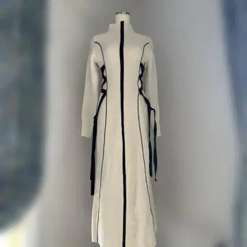 스나이델 화이트 롱 니트 원피스