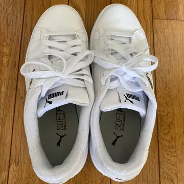 PUMA 화이트 스니커즈
