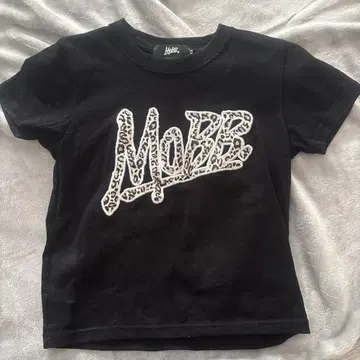MOBB 레오파드 무늬 로고 반팔 T셔츠 블랙