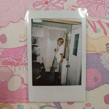 yesung 예성 너라는 벚꽃잎이 내 마음에 내려앉았다 폴라로이드