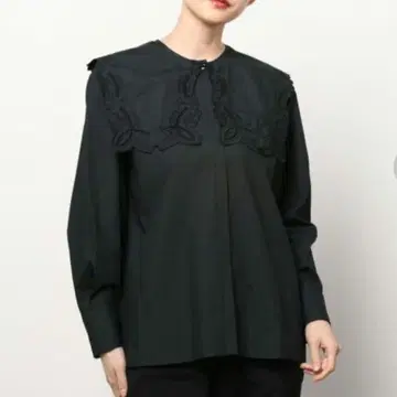 새상품급 UNITED ARROWS C EMB 세일러 카라 블라우스