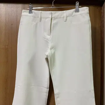 피치 존 화이트 팬츠 스트레치 소재