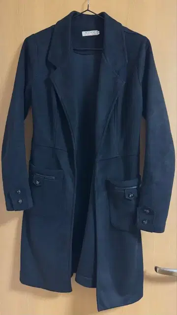 MODANA 블랙 롱 코트 프론트 포켓 부착