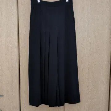 블랙 플리츠 롱 스커트 (ZARA)