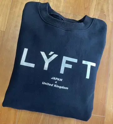 LYFT 두꺼운 맨투맨 블랙