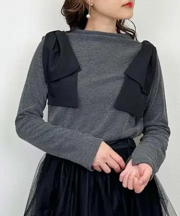 미사용 새상품 리본 포함 그레이 긴팔 상의