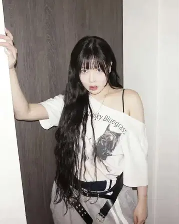 sculptor 오프숄더 티셔츠
