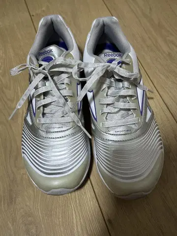 Reebok EASYTONE SMOOTHFIT 스니커즈 23.5cm
