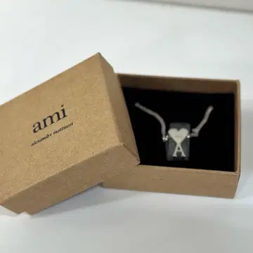 AMI PARI 목걸이 새상품