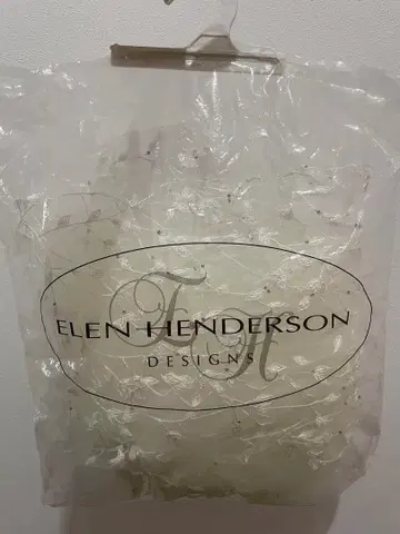 ELEN HENDERSON 베일