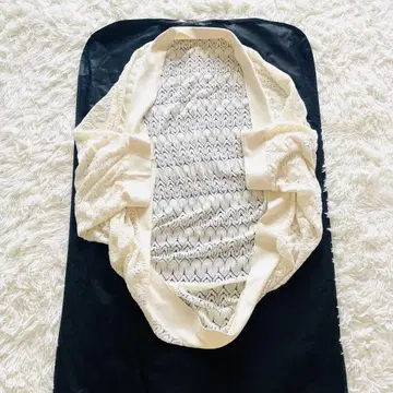 PRISTINE  발파스 레이스 가디건 아이보리