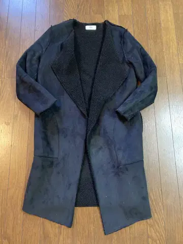 AZUL 무스탕 코트 블랙