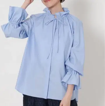 새상품급 UNITED ARROWS 프릴 칼라 플레어 슬리브 블라우스
