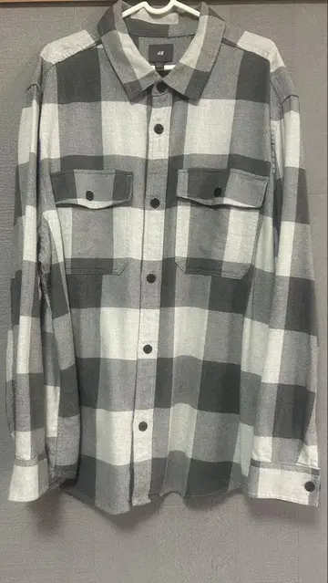 H&M 그레이와 화이트 체크 셔츠 EUR XL