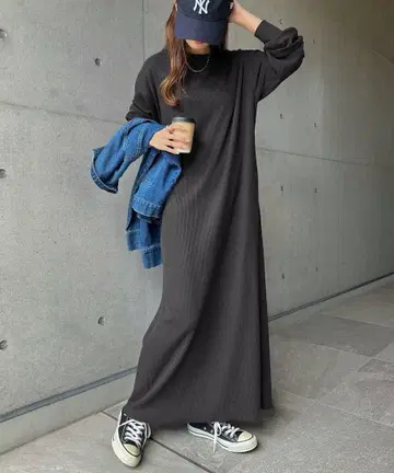 셀프컷 리브 보트넥 긴팔 원피스 andMe 앤도미 원피스