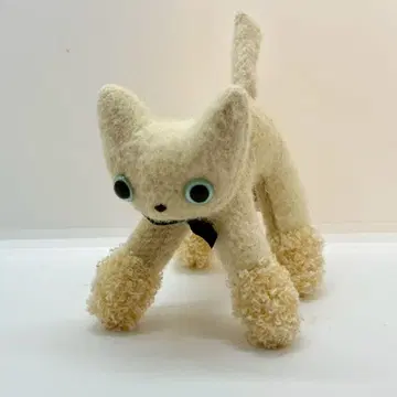CAT CAT CAT! 마리메종 드 뮤뮤 크림색 고양이 봉제 인형 고양이