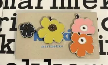 marimekko 핑 배지 세트