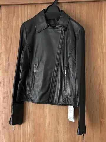 가격 인하 미사용 새상품 앙데팡당 양가죽 자켓 블랙 38 M