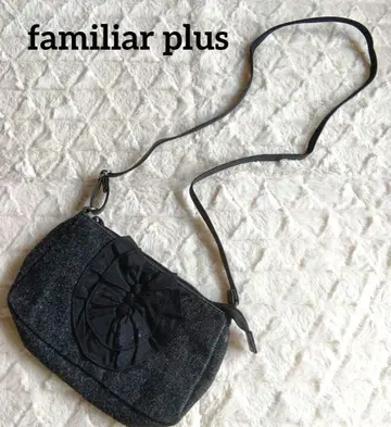 familiar plus 리본 포함 블랙 숄더백