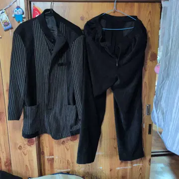 스트라이프 무늬 블랙 자켓 팬츠 세트