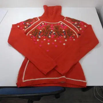 [ 99 ] MANOUSH 꽃무늬 자수 하이넥 니트 스웨터