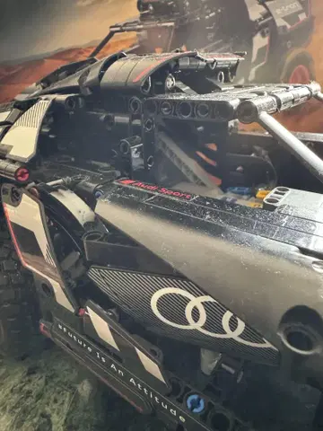 LEGO Technic Audi RS Q e-tron 42160