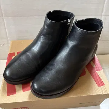 fitflop 핏플랍 가죽 플랫 앵클부츠 US8