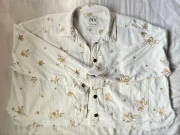ZARA 꽃무늬 자수 데님 자켓
