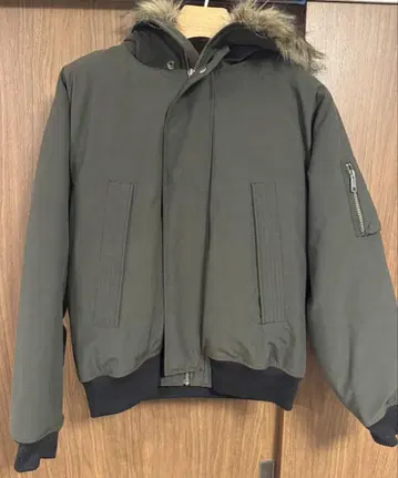 GAP 올리브 그린 다운 자켓 S
