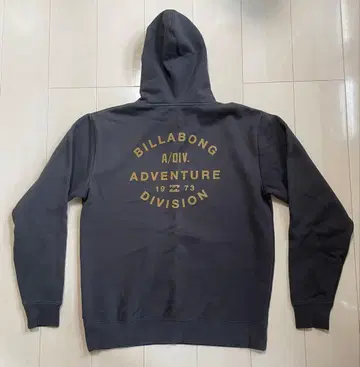 빌라봉 어드벤처 디비전 XL 후드티