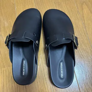 FREAK'S STORE 블랙 샌들 가죽 뮬