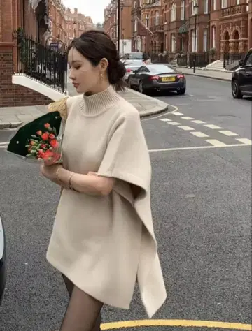 하이넥 스웨터 망토 상의 니트