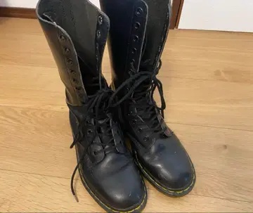 Dr.Martens 부츠 블랙 14홀 Made in England