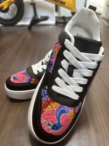 오키나와 류큐 홍가타 패턴 커스텀 블랙, 스니커즈 24cm