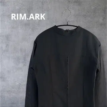 RIM.ARK Front hook blouse 프론트 후크 블라우스