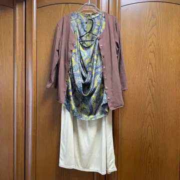 IKUKO 이쿠코 상의 & 스커트