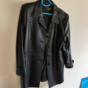 레리안 가죽 하프 코트