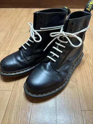Dr.Martens 8홀 부츠 UK8