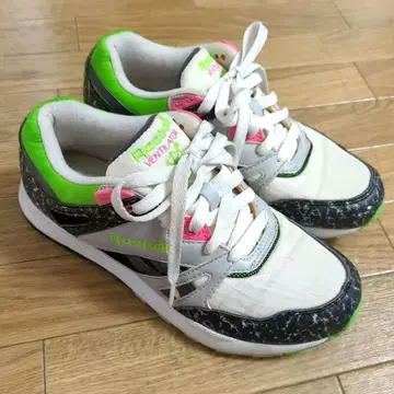 Reebok VENTILATOR 23.5