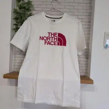새상품급 THE NORTH FACE 화이트 T셔츠 S사이즈