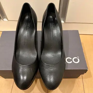 [미사용 새상품] ecco 에코 펌프스 라운드토 청키 23.5