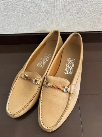페라가모 로퍼 여성용