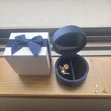 THE KISS 쥬얼리 박스 목걸이 반지 키링