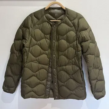 UNIQLO 화이트 마운티니어링 울트라 라이트 다운 S