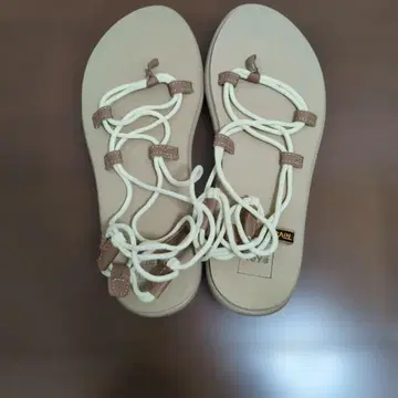 Teva 플랫 샌들 베이지